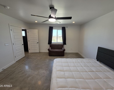 2061 W Daniel Road - Photo Thumbnail 22