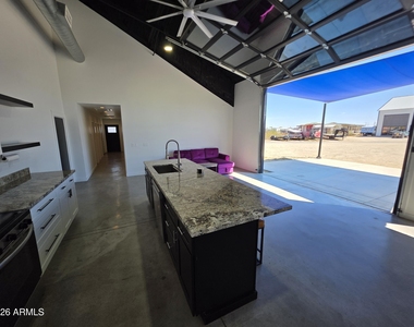 2061 W Daniel Road - Photo Thumbnail 4
