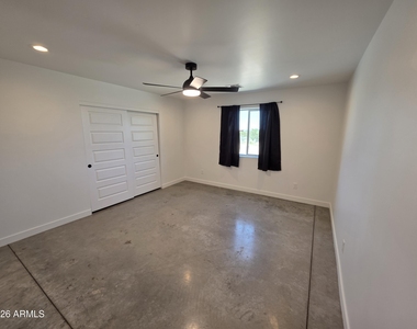 2061 W Daniel Road - Photo Thumbnail 11