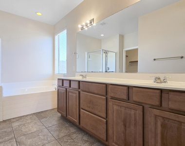 617 S 165th Avenue - Photo Thumbnail 12
