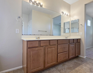 617 S 165th Avenue - Photo Thumbnail 14