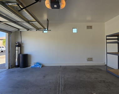 617 S 165th Avenue - Photo Thumbnail 24