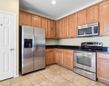 617 S 165th Avenue - Photo Thumbnail 8