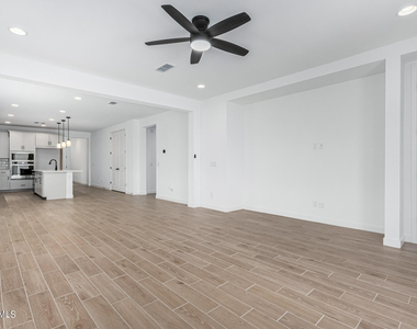 17287 W Valentine Street - Photo Thumbnail 10