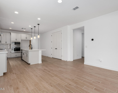 17287 W Valentine Street - Photo Thumbnail 14