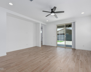 17287 W Valentine Street - Photo Thumbnail 9