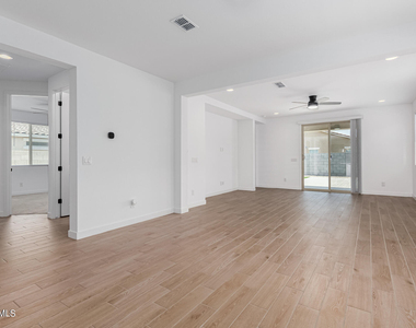 17287 W Valentine Street - Photo Thumbnail 13