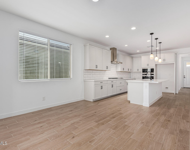 17287 W Valentine Street - Photo Thumbnail 15