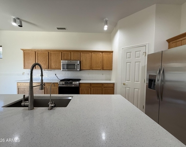 281 W Flamingo Drive - Photo Thumbnail 8