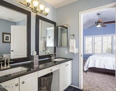 6322 W Potter Drive - Photo Thumbnail 14
