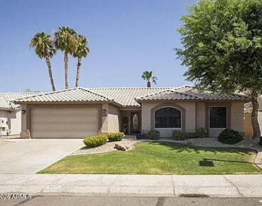 6322 W Potter Drive - Photo Thumbnail 1