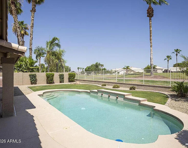 6322 W Potter Drive - Photo Thumbnail 2