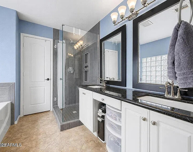 6322 W Potter Drive - Photo Thumbnail 6