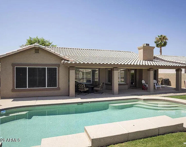 6322 W Potter Drive - Photo Thumbnail 11