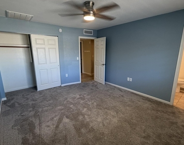 308 E Melody Drive - Photo Thumbnail 7