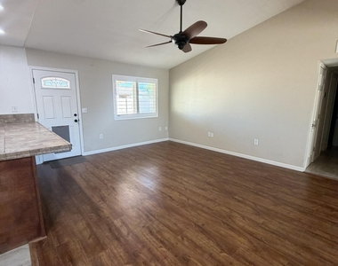 308 E Melody Drive - Photo Thumbnail 16