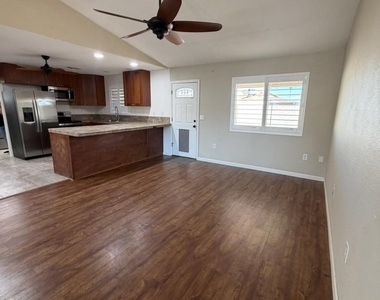 308 E Melody Drive - Photo Thumbnail 17