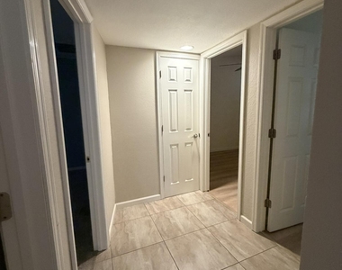 308 E Melody Drive - Photo Thumbnail 14