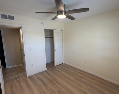308 E Melody Drive - Photo Thumbnail 2