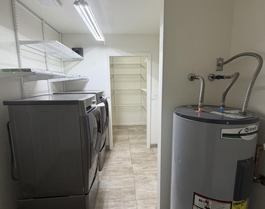308 E Melody Drive - Photo Thumbnail 25