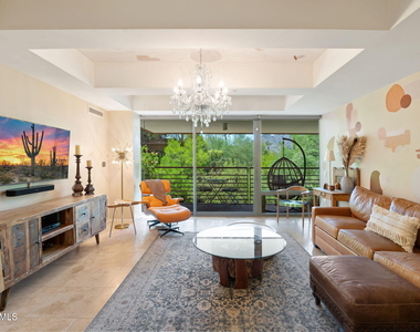 7121 E Rancho Vista Drive - Photo Thumbnail 8