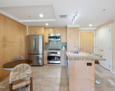 7121 E Rancho Vista Drive - Photo Thumbnail 5