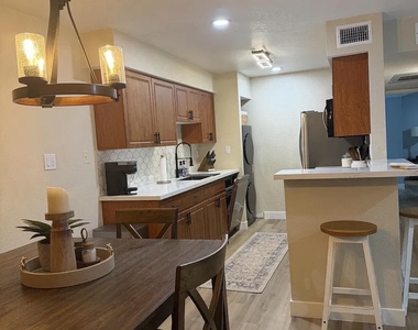 5995 N 78th Street - Photo Thumbnail 3