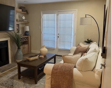5995 N 78th Street - Photo Thumbnail 2