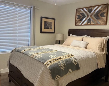 5995 N 78th Street - Photo Thumbnail 7