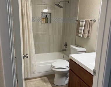 5995 N 78th Street - Photo Thumbnail 8