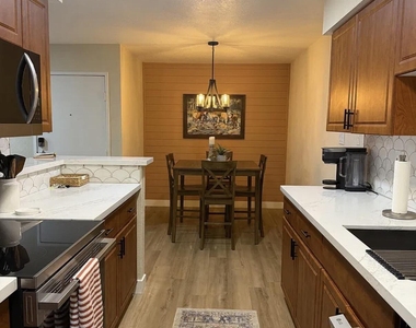 5995 N 78th Street - Photo Thumbnail 1