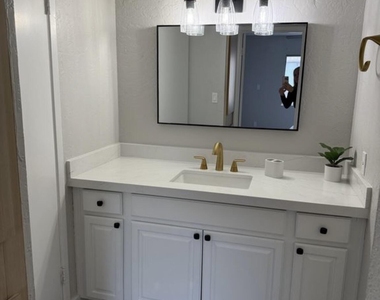 3825 E Camelback Road - Photo Thumbnail 4