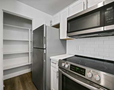 3065 N 67th Avenue - Photo Thumbnail 11