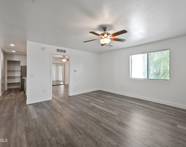 3065 N 67th Avenue - Photo Thumbnail 4
