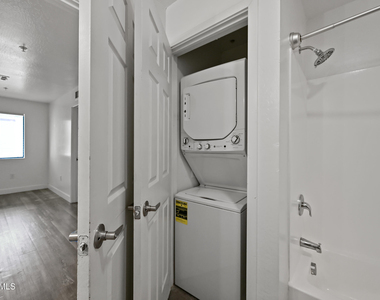 3065 N 67th Avenue - Photo Thumbnail 20