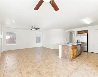 15439 W Cottonwood Circle - Photo Thumbnail 6