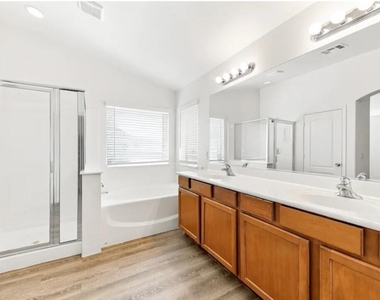 15439 W Cottonwood Circle - Photo Thumbnail 11