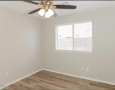 20316 N 81st Drive - Photo Thumbnail 8