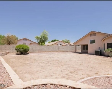 20316 N 81st Drive - Photo Thumbnail 14