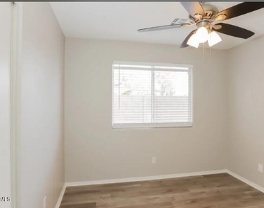20316 N 81st Drive - Photo Thumbnail 11