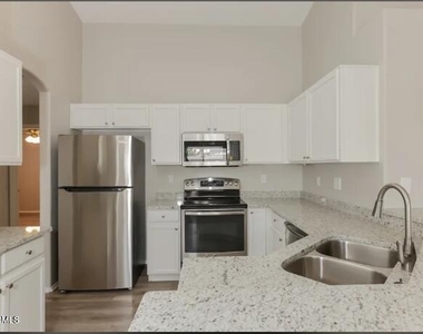 20316 N 81st Drive - Photo Thumbnail 5