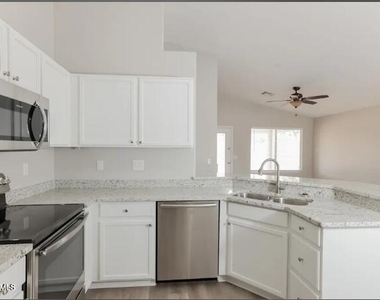 20316 N 81st Drive - Photo Thumbnail 6