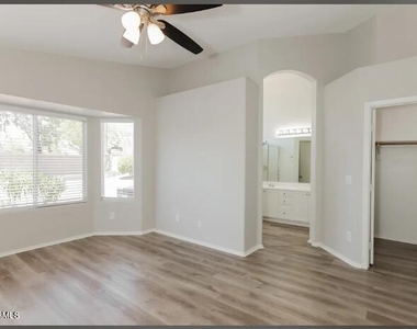 20316 N 81st Drive - Photo Thumbnail 9