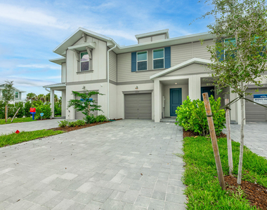 13009 Sw Forli Way - Photo Thumbnail 1