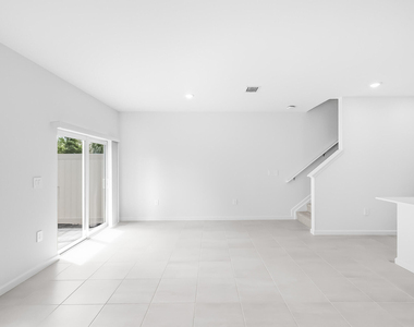 13009 Sw Forli Way - Photo Thumbnail 6