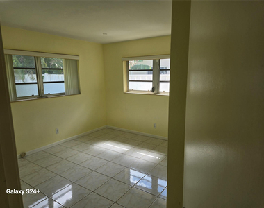 3360 Ne 19th Avenue - Photo Thumbnail 7