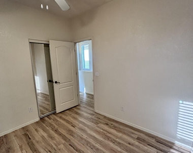3659 E Temecula Way - Photo Thumbnail 21
