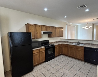 3659 E Temecula Way - Photo Thumbnail 5