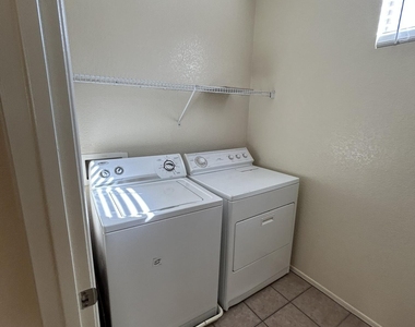 3659 E Temecula Way - Photo Thumbnail 27