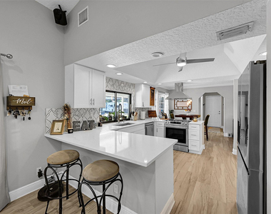 8606 Arrowhead Drive - Photo Thumbnail 15